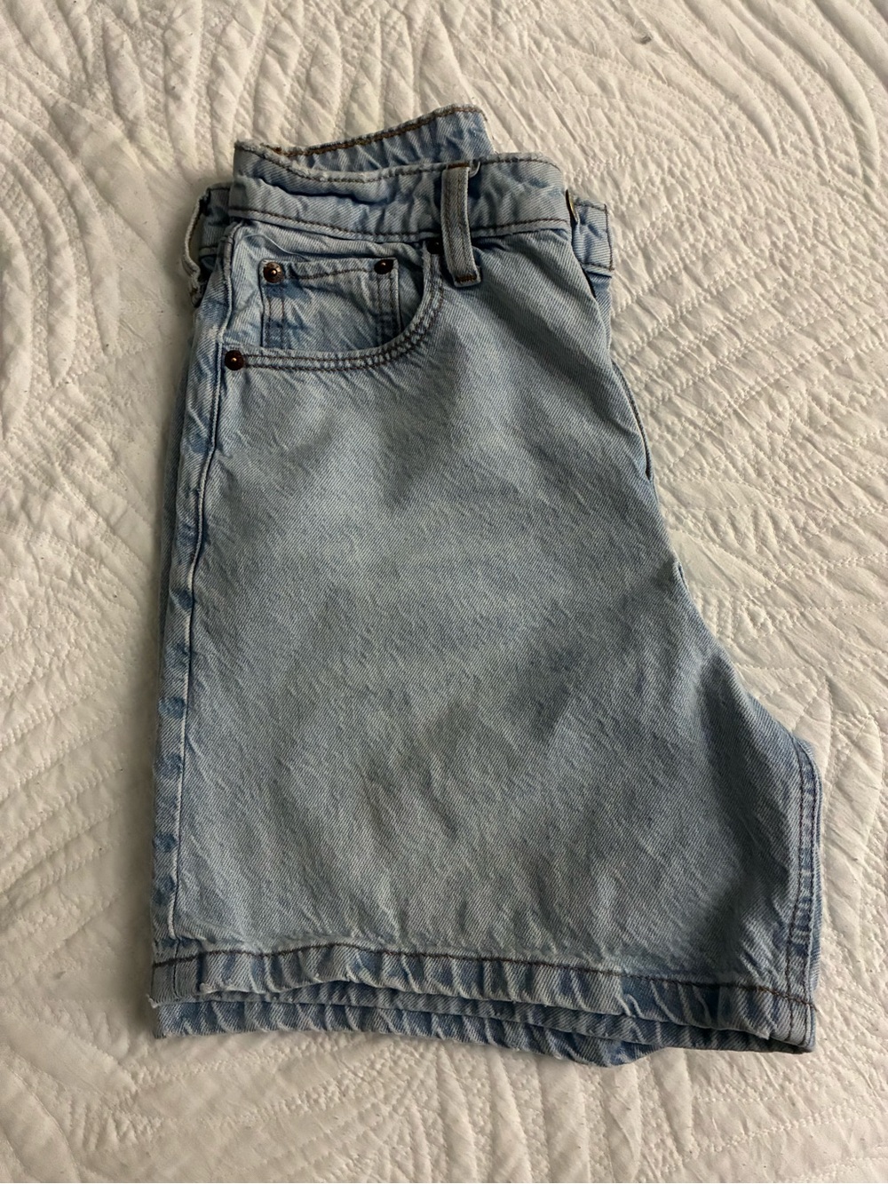 Abercrombie & Fitch Curve Love The Loose Short High Rise 24/00 Light Wash Denim
